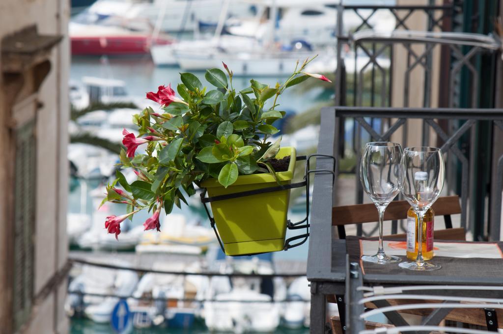 B&B Al Vico Trani Eksteriør bilde